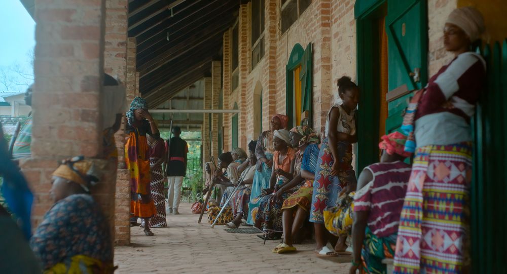 4- Muganga celui qui soigne @petitespoupéesproduction.jpg